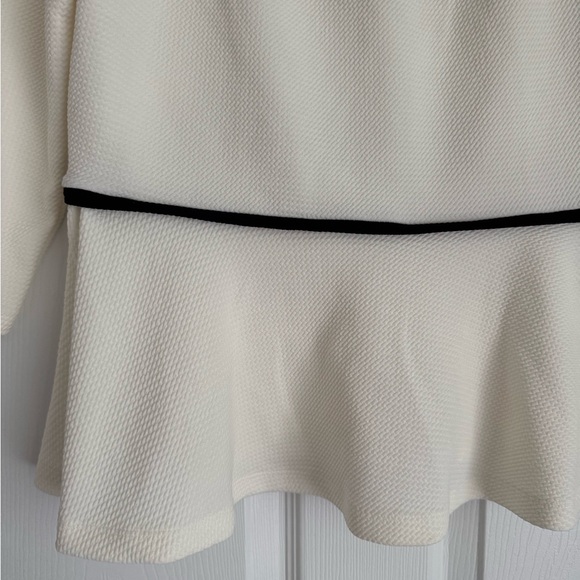 Elle Women’s White Peplum Blouse with Black Trim | Size Medium | NWT - Picture 3 of 6